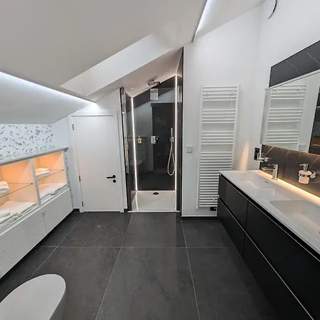 Apartman Francorchamps 8 *